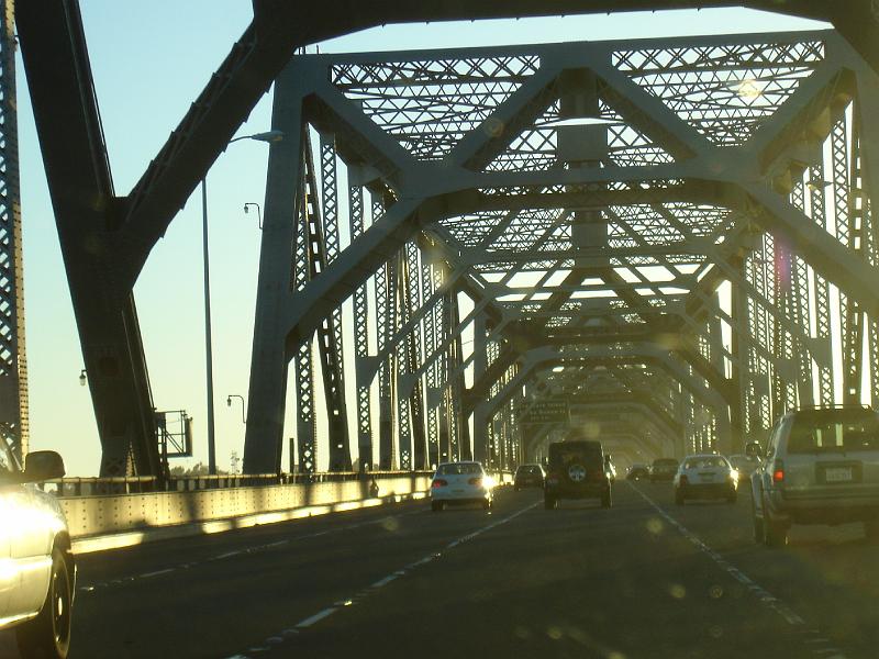 DSC06260.JPG - Auf der Bay Bridge mit Sonnenuntergang